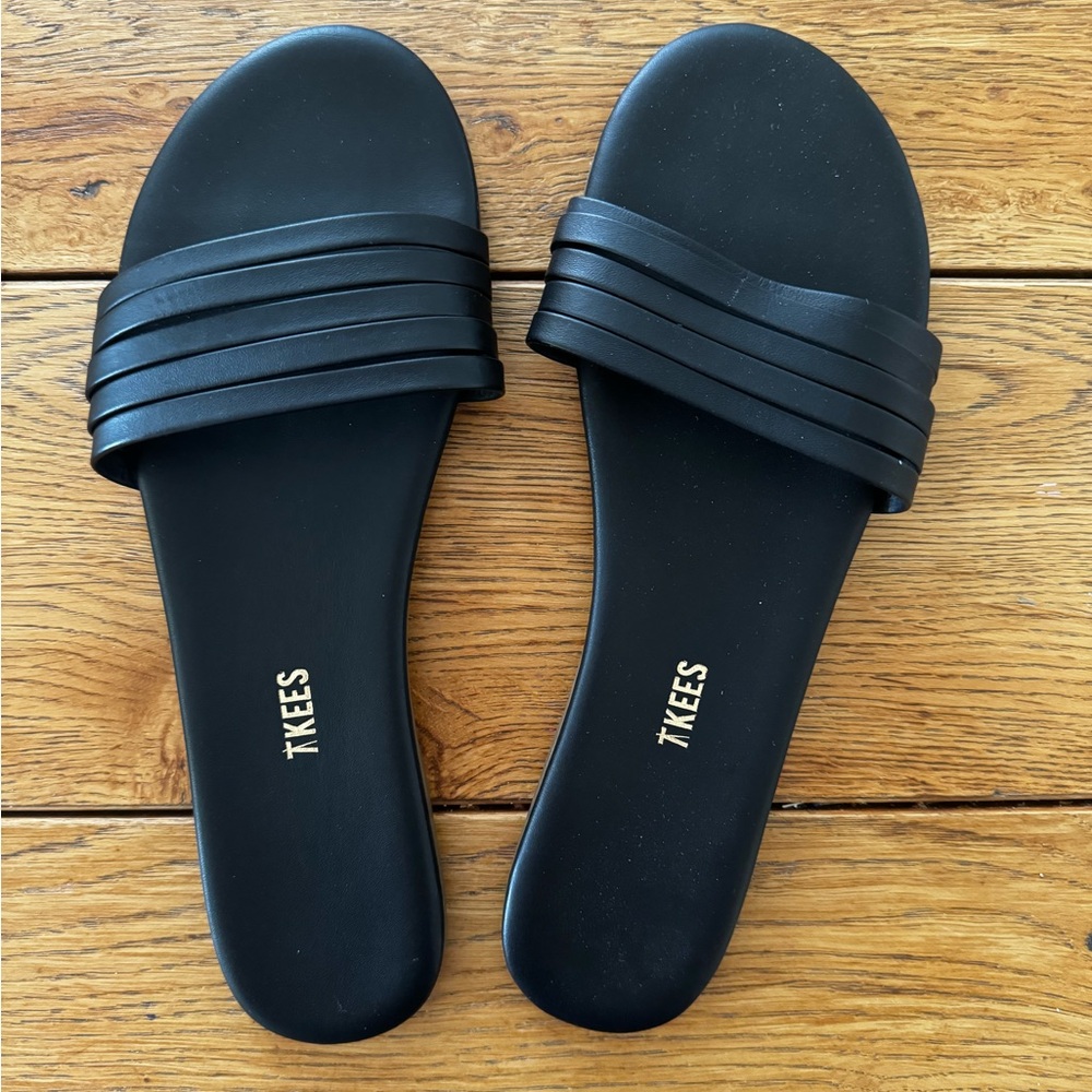 TKEES sandals BNWT never worn! Black size 10 AUSTYN